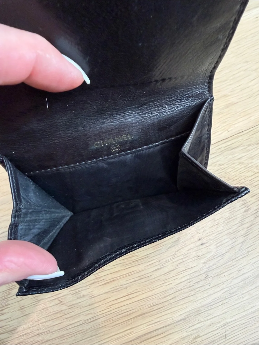 CHANEL Black Leather Bi-Fold Wallet with Gold CC Turnlock